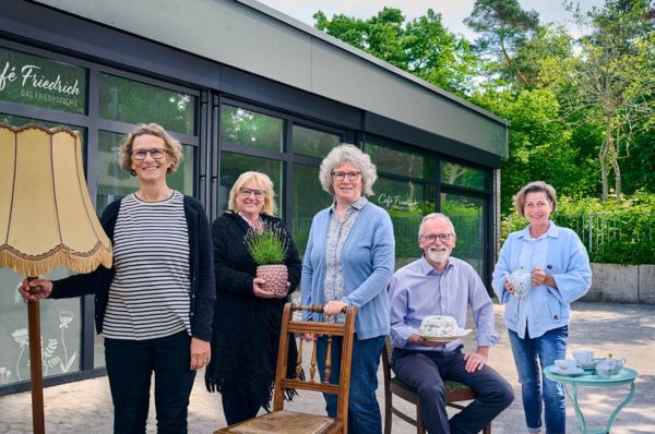 v.l.n.r. Jutta Lindner, Petra Schmidt, Heidi Knorr, Franz Forman, Agnes Hahn-Pautz